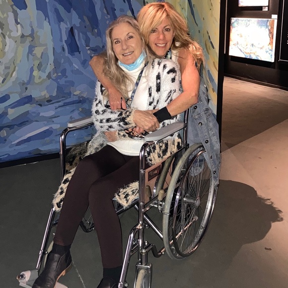 3:00 transplant prayer request! Iโm @ Emory waiting for lungs! โค๏ธโ๐ฉน๐๐ผโค๏ธโ๐ฉน - Picture 2 of 8